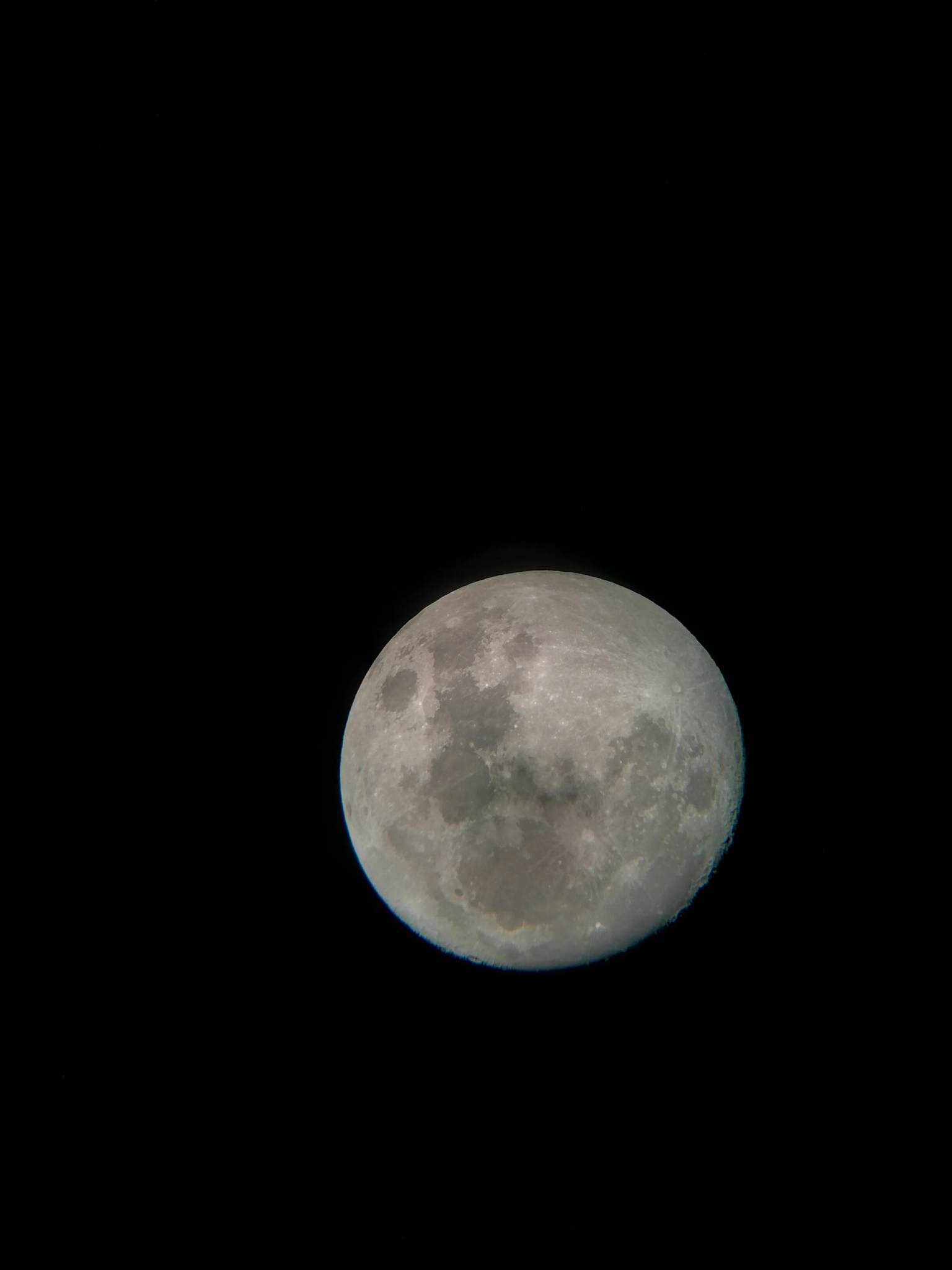 Yuri Perfetti con il suo telescopio